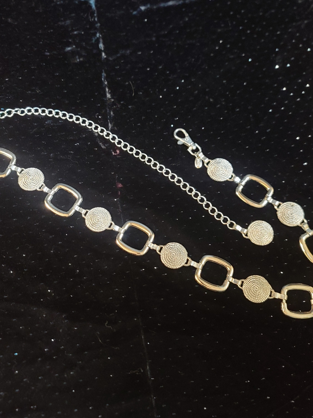 Source Unknown Silver-Tone Linked Belt Set